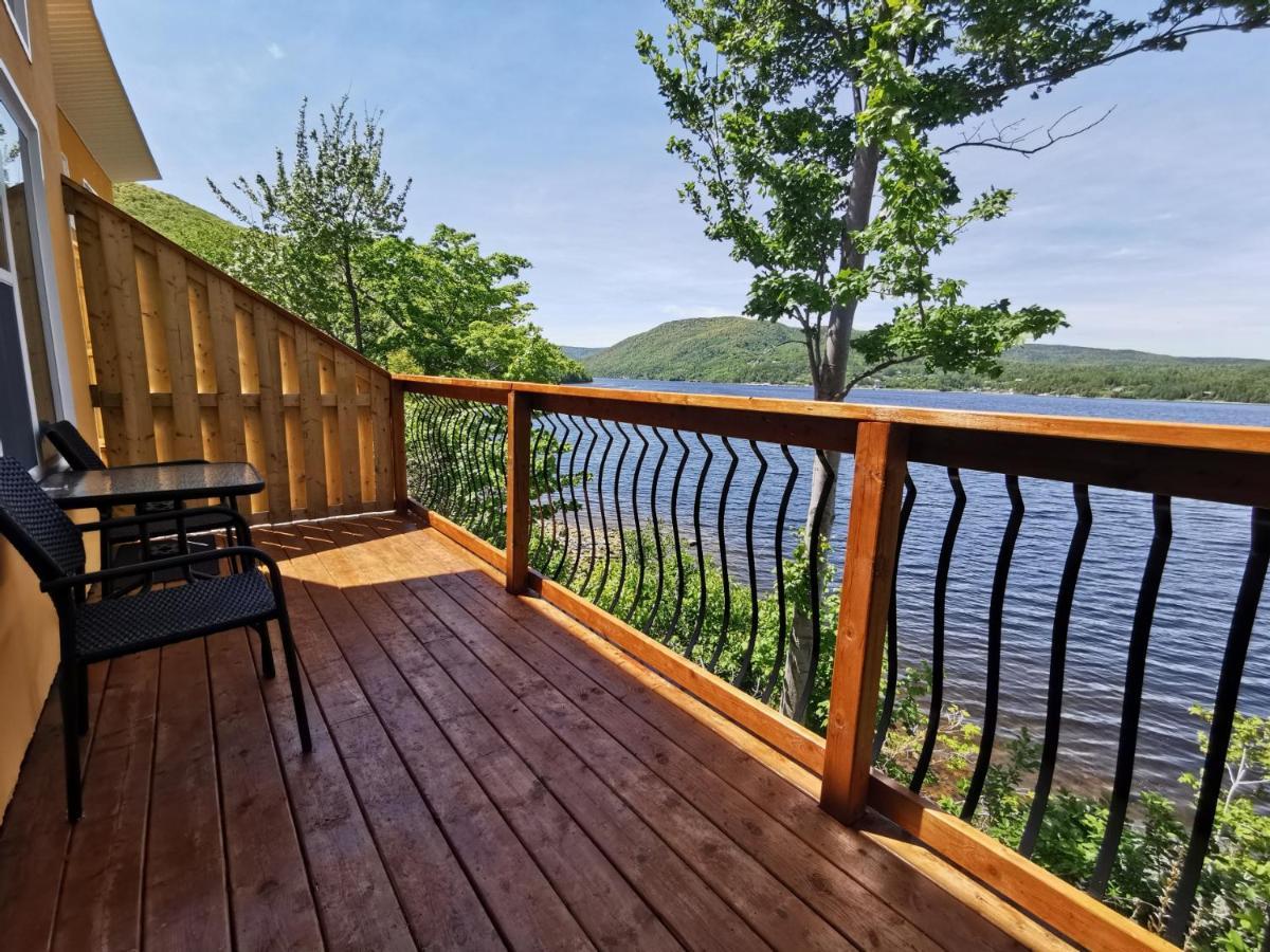 Knotty Pine Ocean Front Suite - Adults Only Ingonish Exteriör bild