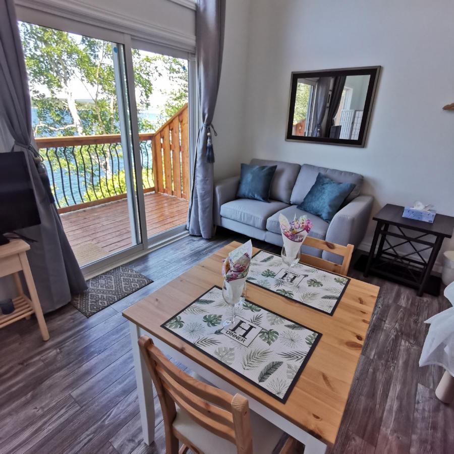 Knotty Pine Ocean Front Suite - Adults Only Ingonish Exteriör bild