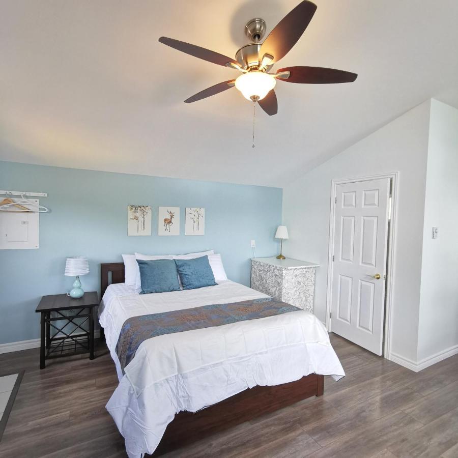 Knotty Pine Ocean Front Suite - Adults Only Ingonish Exteriör bild