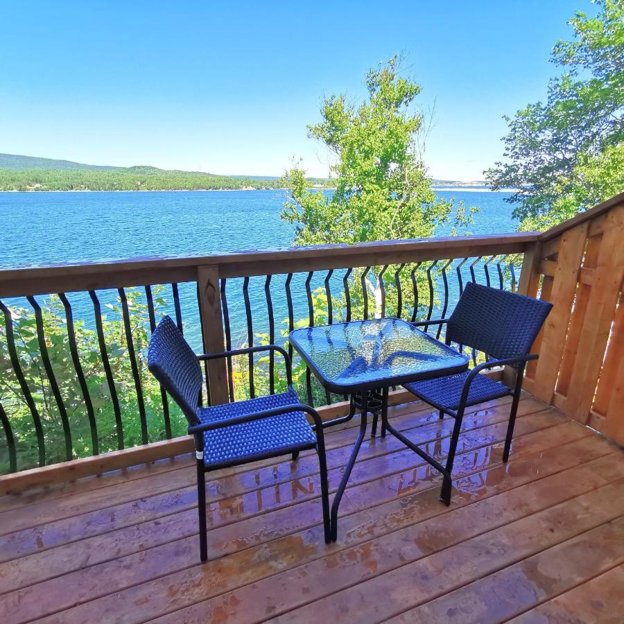 Knotty Pine Ocean Front Suite - Adults Only Ingonish Exteriör bild