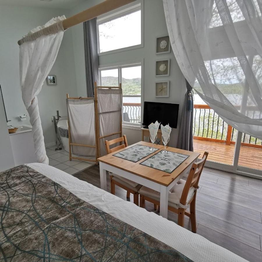 Knotty Pine Ocean Front Suite - Adults Only Ingonish Exteriör bild