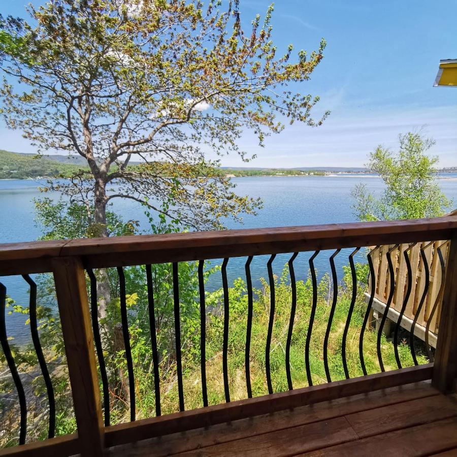 Knotty Pine Ocean Front Suite - Adults Only Ingonish Exteriör bild