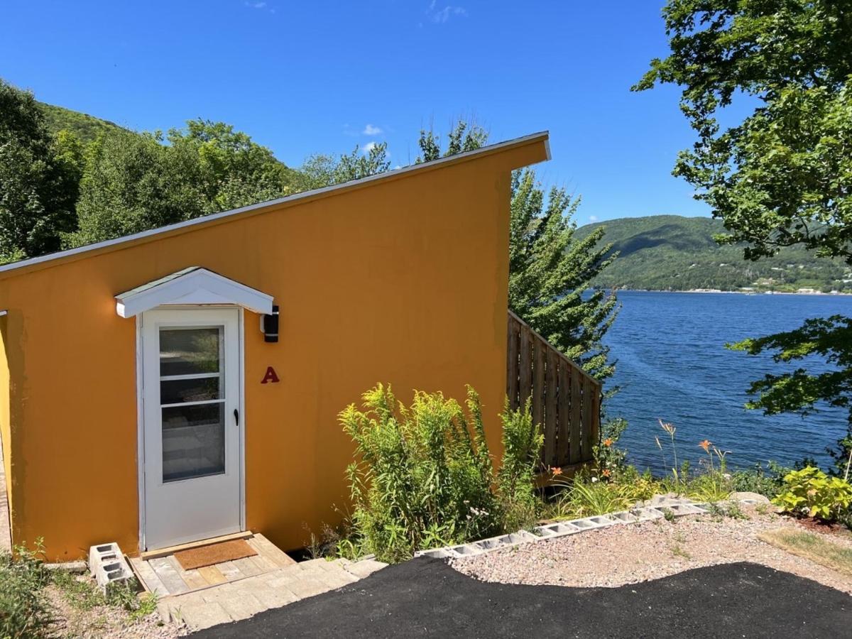 Knotty Pine Ocean Front Suite - Adults Only Ingonish Exteriör bild