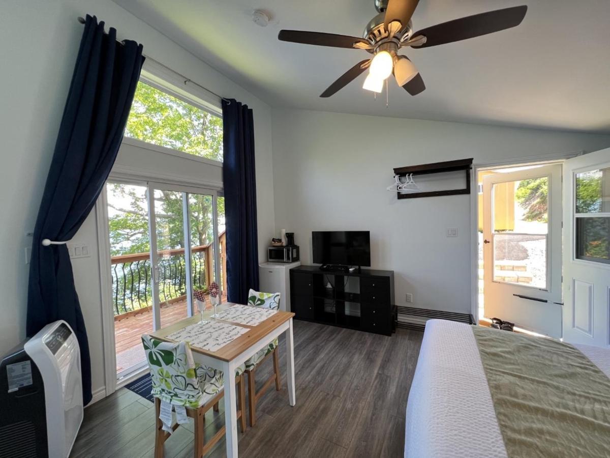 Knotty Pine Ocean Front Suite - Adults Only Ingonish Exteriör bild