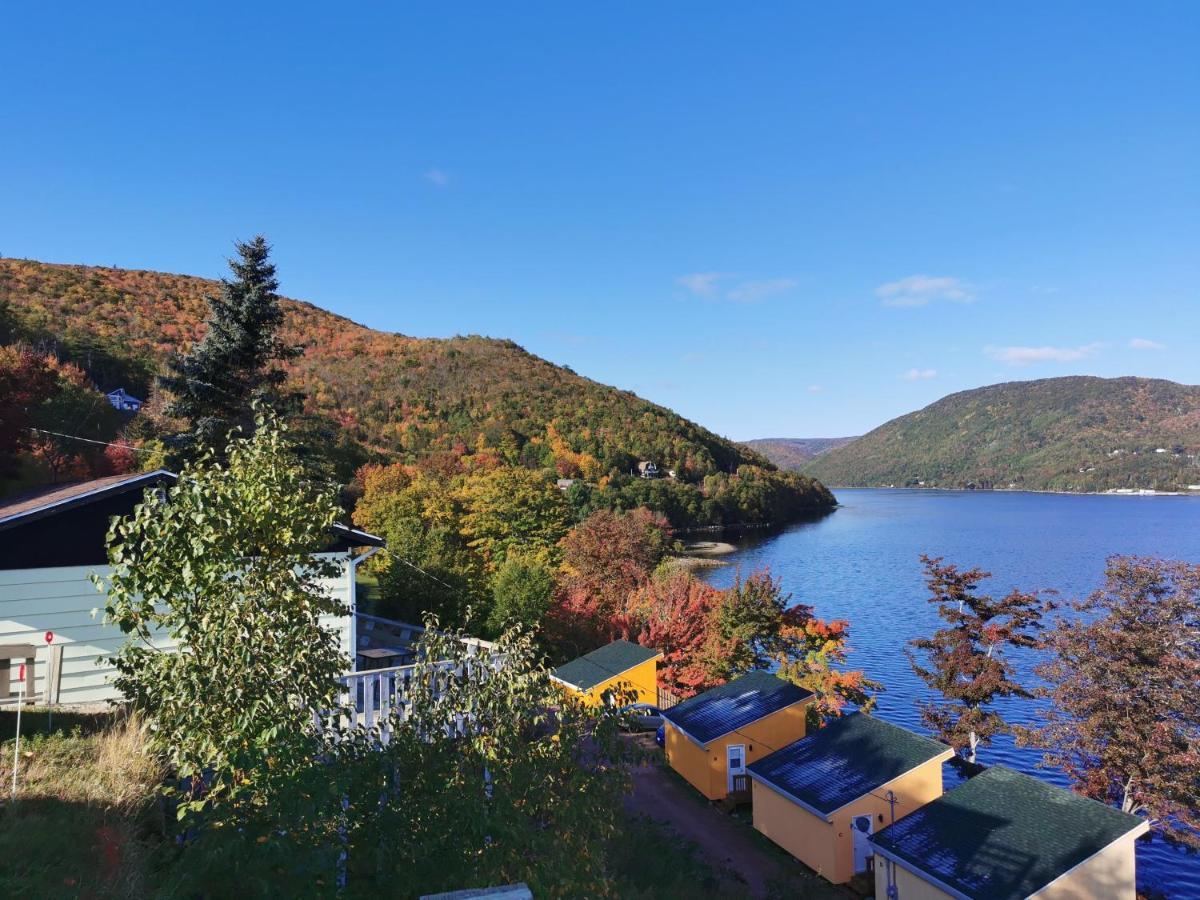 Knotty Pine Ocean Front Suite - Adults Only Ingonish Exteriör bild
