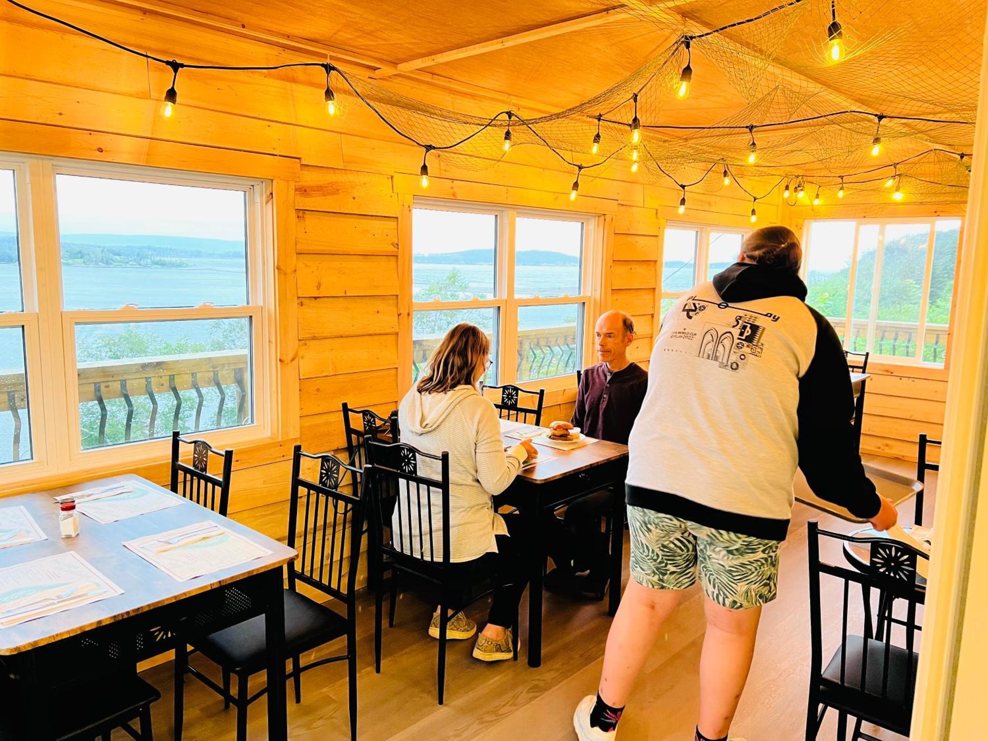 Knotty Pine Ocean Front Suite - Adults Only Ingonish Exteriör bild